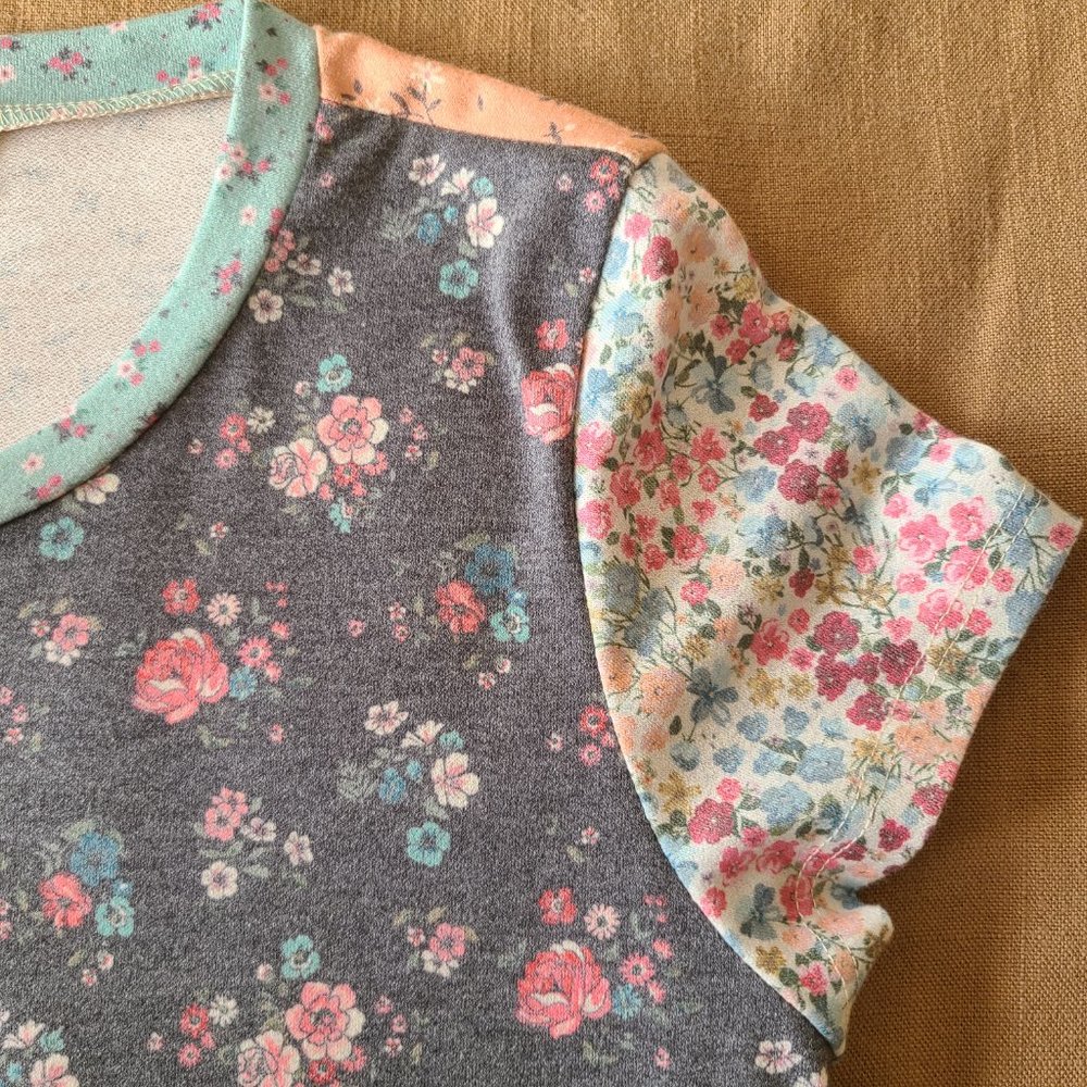 Multi-Floral Rustic Tee NWOT - Picture 9 of 13